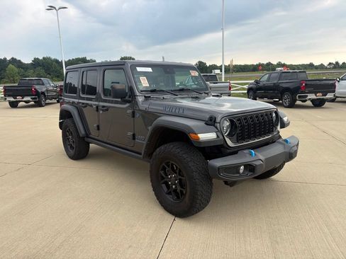 Used 2024 Jeep Wrangler Unlimited AWD/4WD image 8