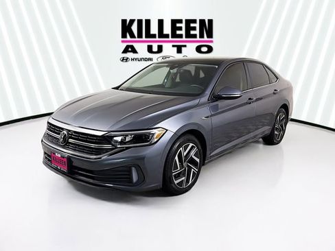 Used 2024 Volkswagen Jetta SEL FWD image 3