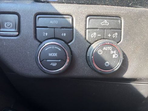 Used 2023 Chevrolet Silverado 1500 LT image 22