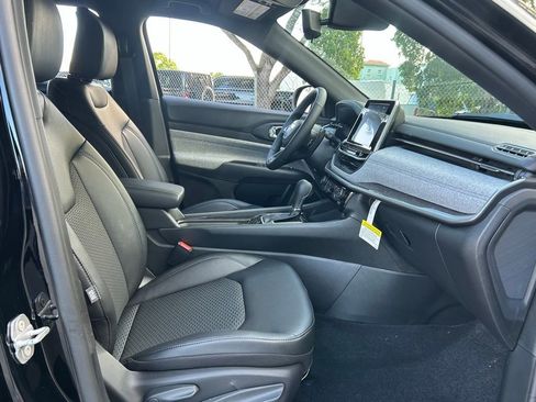 New 2026 Jeep Compass Latitude image 28