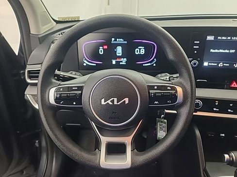 Used 2025 Kia Sportage LX image 31