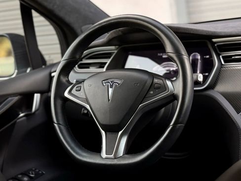 Used 2016 Tesla Model X 90D image 13
