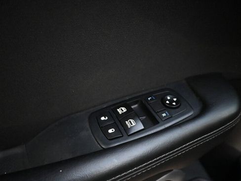 Used 2016 Dodge Challenger SXT w/ Blacktop Package image 18