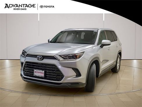 Certified 2025 Toyota Grand Highlander AWD image 4