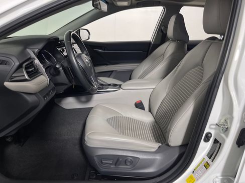 Certified 2020 Toyota Camry SE FWD image 12