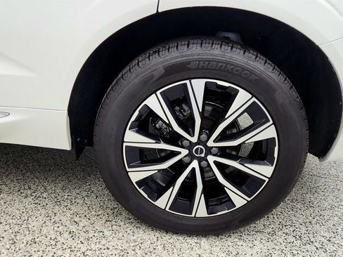 Used 2023 Volvo XC60 B5 Plus w/ Climate Package AWD/4WD image 9