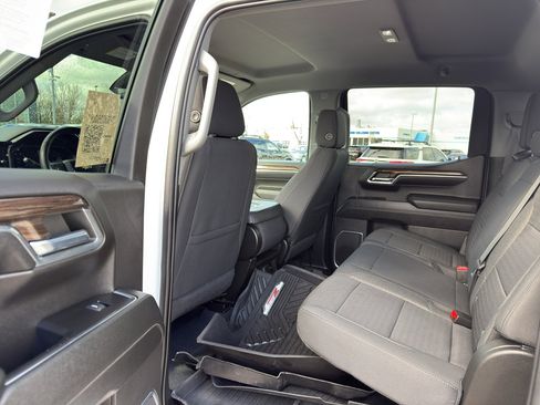Used 2023 Chevrolet Silverado 1500 LT AWD/4WD image 31