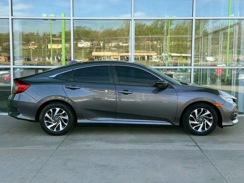 Used 2017 Honda Civic EX image 8
