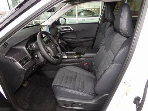 New 2026 Mitsubishi Outlander Trail Edition image 16