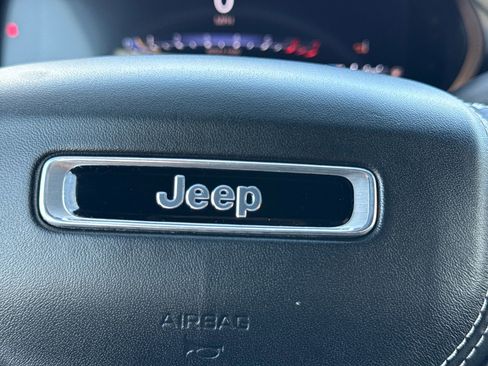 Used 2024 Jeep Grand Cherokee L Overland w/ Advanced Protech Group III AWD/4WD image 33