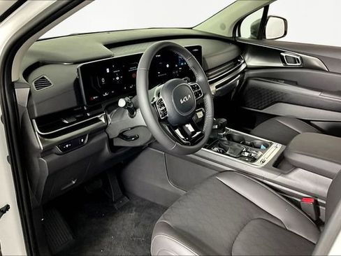 New 2026 Kia Carnival SX image 7