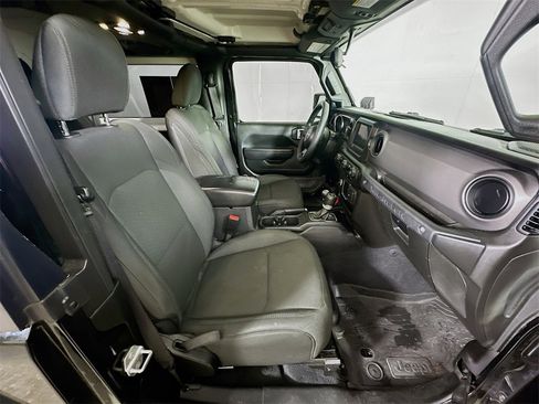 Used 2022 Jeep Wrangler Sport image 12