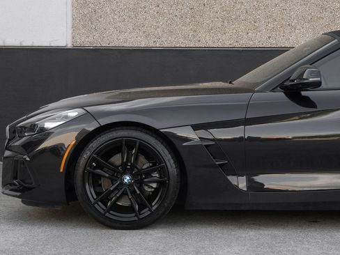 Used 2024 BMW Z4 sDrive30i w/ Convenience Package RWD image 11