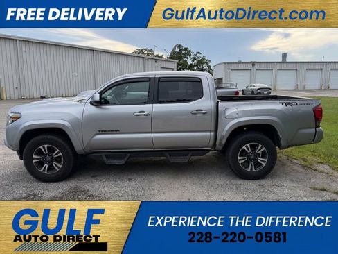 Used 2017 Toyota Tacoma TRD Sport w/ Tow Package RWD image 4