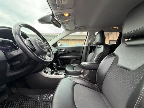 Used 2019 Jeep Compass Latitude w/ Popular Equipment Group AWD/4WD image 16
