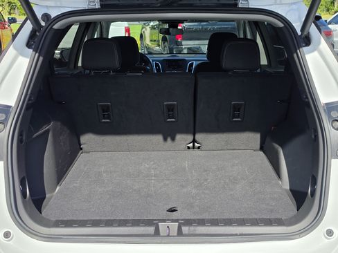 Used 2024 Chevrolet Equinox LT FWD image 15
