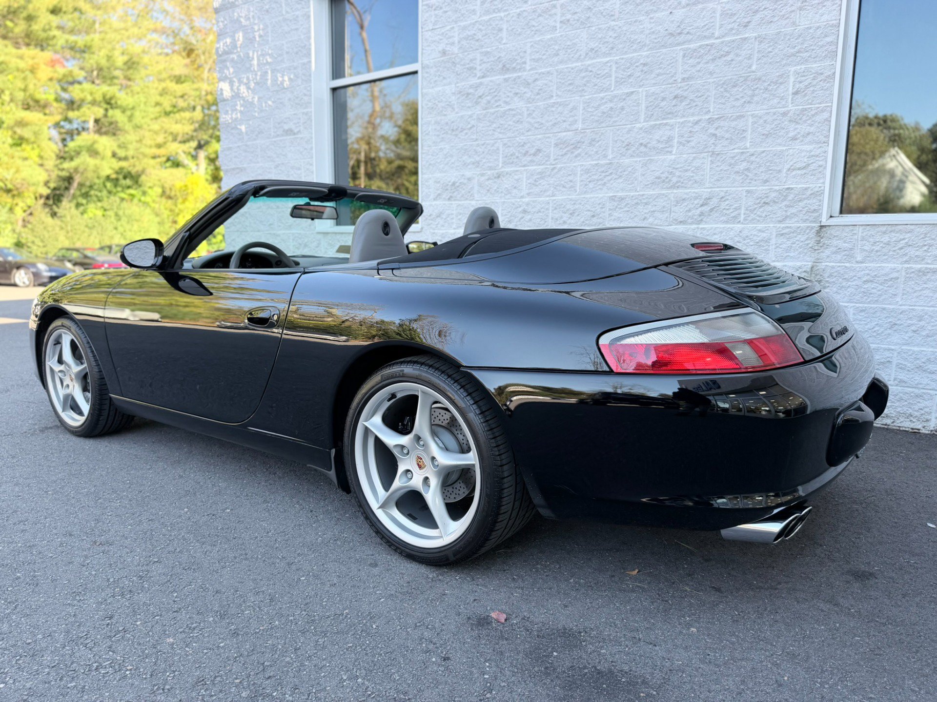 Used 2002 Porsche 911 Carrera 4 AWD/4WD image 38