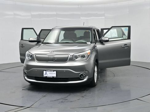 Used 2016 Kia Soul EV + FWD image 33