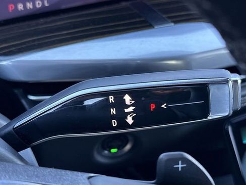 Certified 2025 Cadillac Escalade Premium Luxury image 19