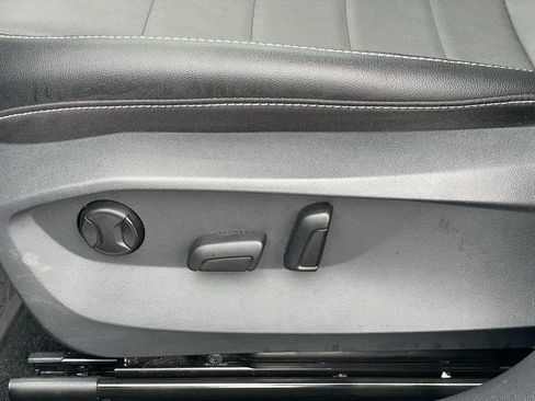 Certified 2022 Volkswagen Taos SE w/ Panoramic Sunroof Package image 10