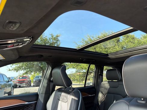 Used 2023 Jeep Grand Cherokee Summit AWD/4WD image 30