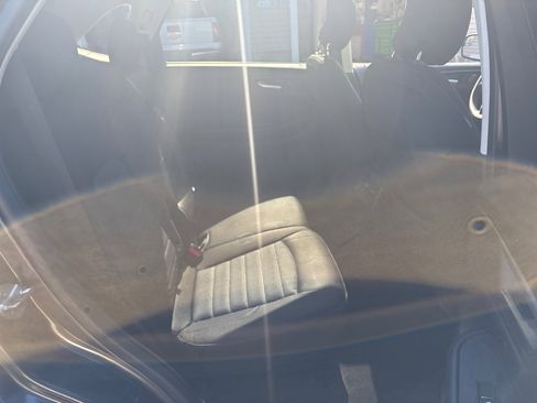 Used 2015 Ford Edge SE image 13