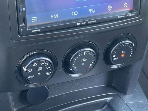 Used 2006 MAZDA MX-5 Miata Grand Touring image 20