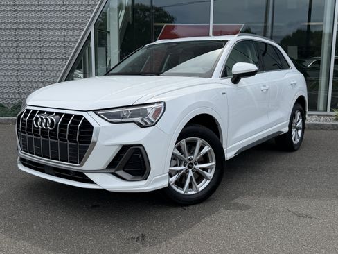 Certified 2025 Audi Q3 2.0T Premium w/ Convenience Package AWD/4WD image 1