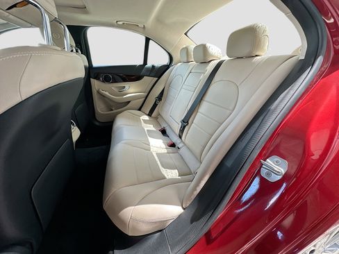 Used 2018 Mercedes-Benz C 300 Sedan image 24