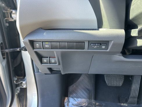 Used 2024 Toyota Sienna XLE image 8