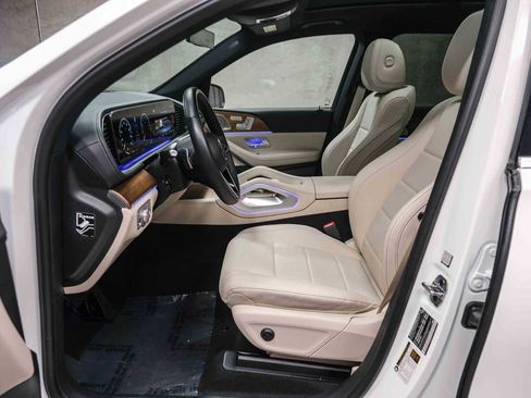 Certified 2025 Mercedes-Benz GLS 450 4MATIC image 24