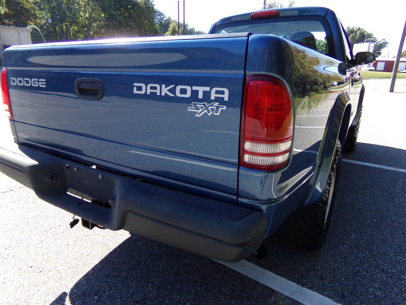 Used 2004 Dodge Dakota 4x4 Regular Cab w/ Tire & Handling Group image 7