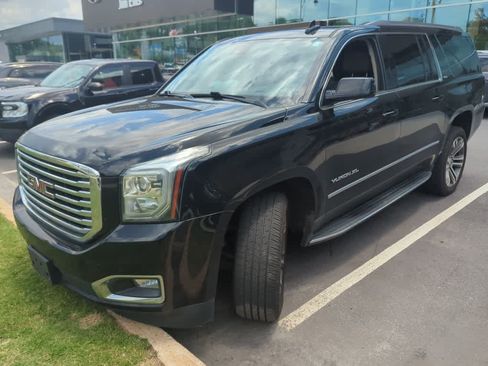 Used 2020 GMC Yukon XL SLT w/ Premium Edition RWD image 2