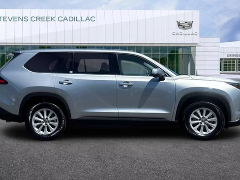 Used 2025 Toyota Grand Highlander FWD image 2