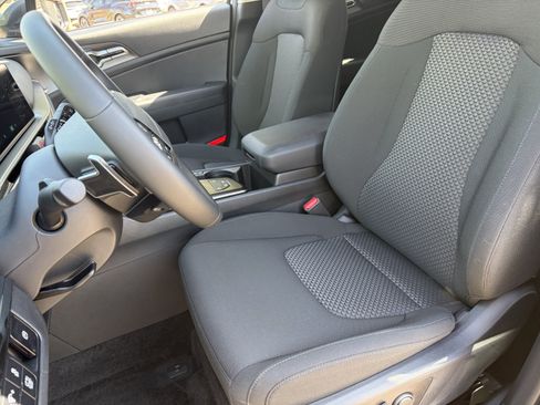 New 2026 Kia Sportage S AWD/4WD image 18