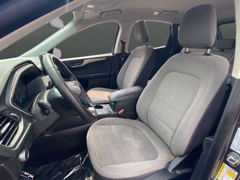 Used 2022 Ford Escape SE w/ SE Sport Appearance Package AWD/4WD image 9