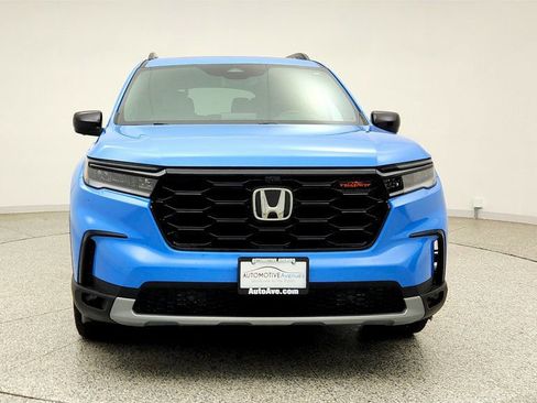 Used 2025 Honda Pilot TrailSport image 2