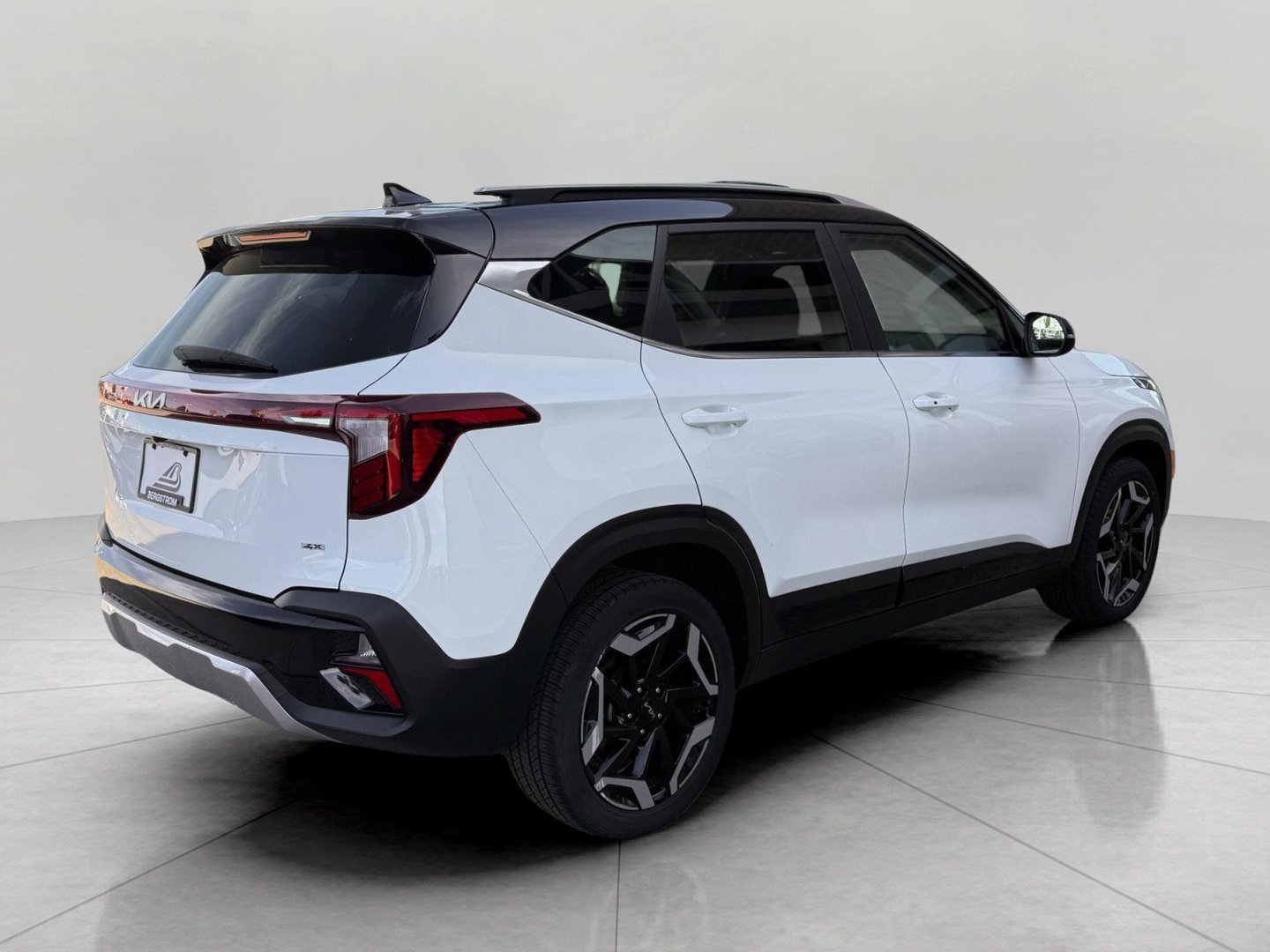 Used 2024 Kia Seltos SX AWD/4WD image 13