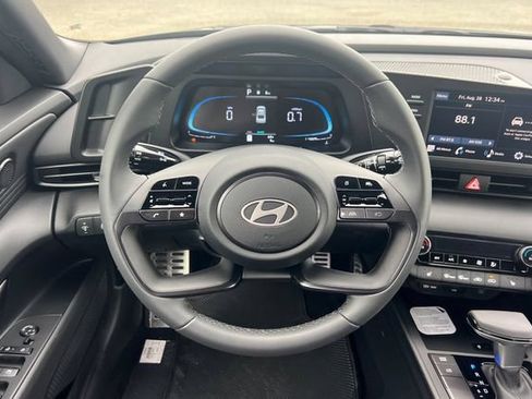 New 2026 Hyundai Elantra SEL Sport FWD image 13