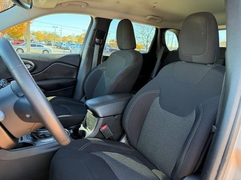 Used 2021 Jeep Cherokee Latitude image 13