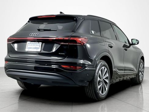 Used 2025 Audi Q6 e-tron Premium w/ Convenience Package image 5