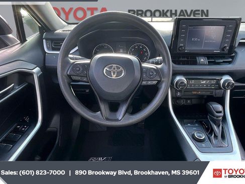 Used 2022 Toyota RAV4 XLE w/ Convenience Package AWD/4WD image 5