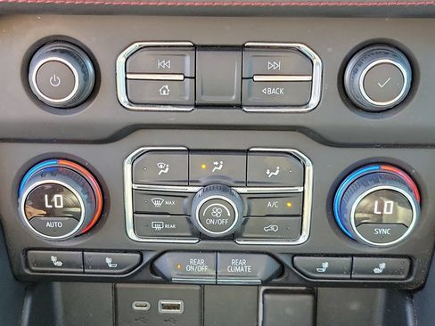 Used 2022 Chevrolet Suburban RST w/ Max Trailering Package AWD/4WD image 31