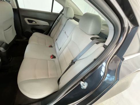 Used 2016 Chevrolet Cruze LT w/ Technology Package FWD image 21