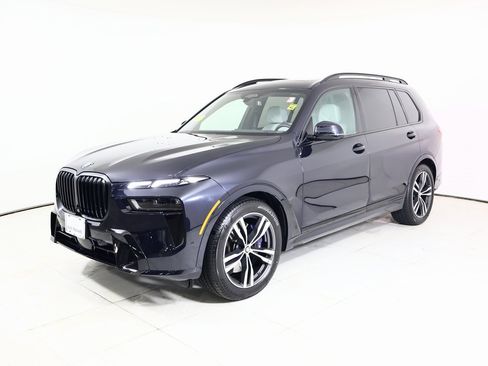 Used 2026 BMW X7 xDrive40i w/ M Sport Package image 11
