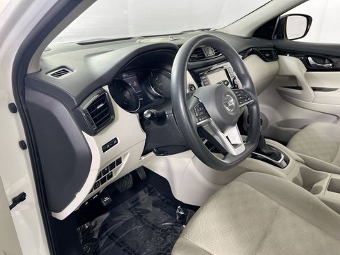Used 2019 Nissan Rogue Sport SV AWD/4WD image 9