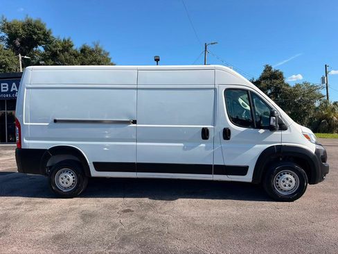 Used 2025 RAM ProMaster 2500 w/ Convenience Group FWD image 7
