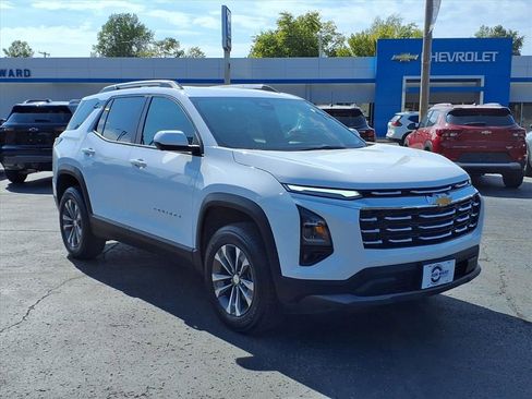 Used 2025 Chevrolet Equinox LT w/ Convenience Package II image 5