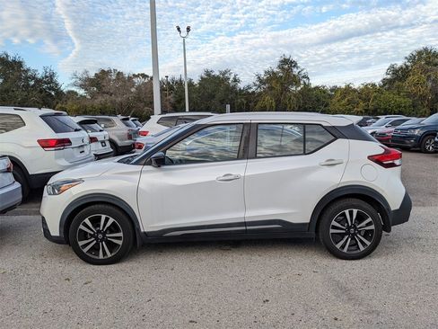 Used 2019 Nissan Kicks SR w/ SR Premium Package image 3