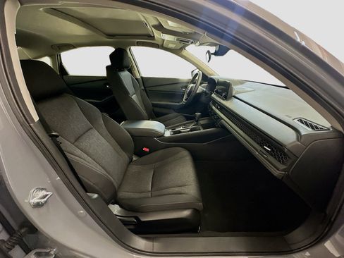 Used 2025 Honda Accord SE image 31